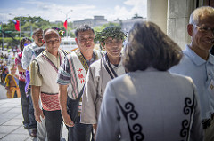 The indigenous representatives meet with President Tsai.